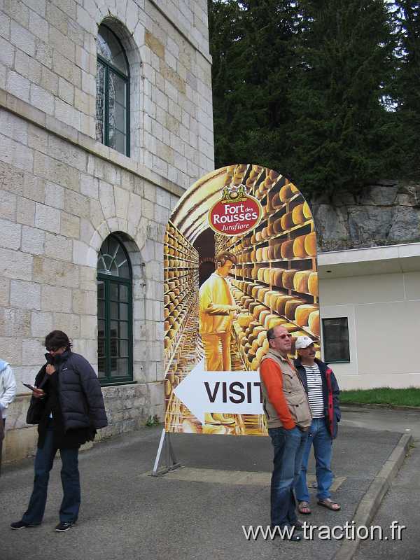 2011_CVAAM_35ans_8_Fort_des_Rousses (10).JPG - 35 Ans du CVAAM, sortie dans le Doubs et le Jura, du 26 Avril au 1er Mai 2011, Le Fort des Rousses, caves d'affinage Juraflore